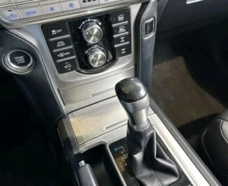 Toyota Land Cruiser – Image 7